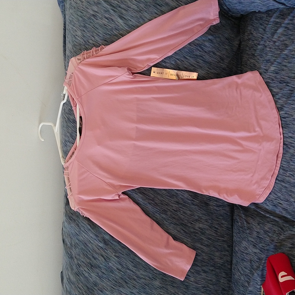 Cute top! Lacy pink